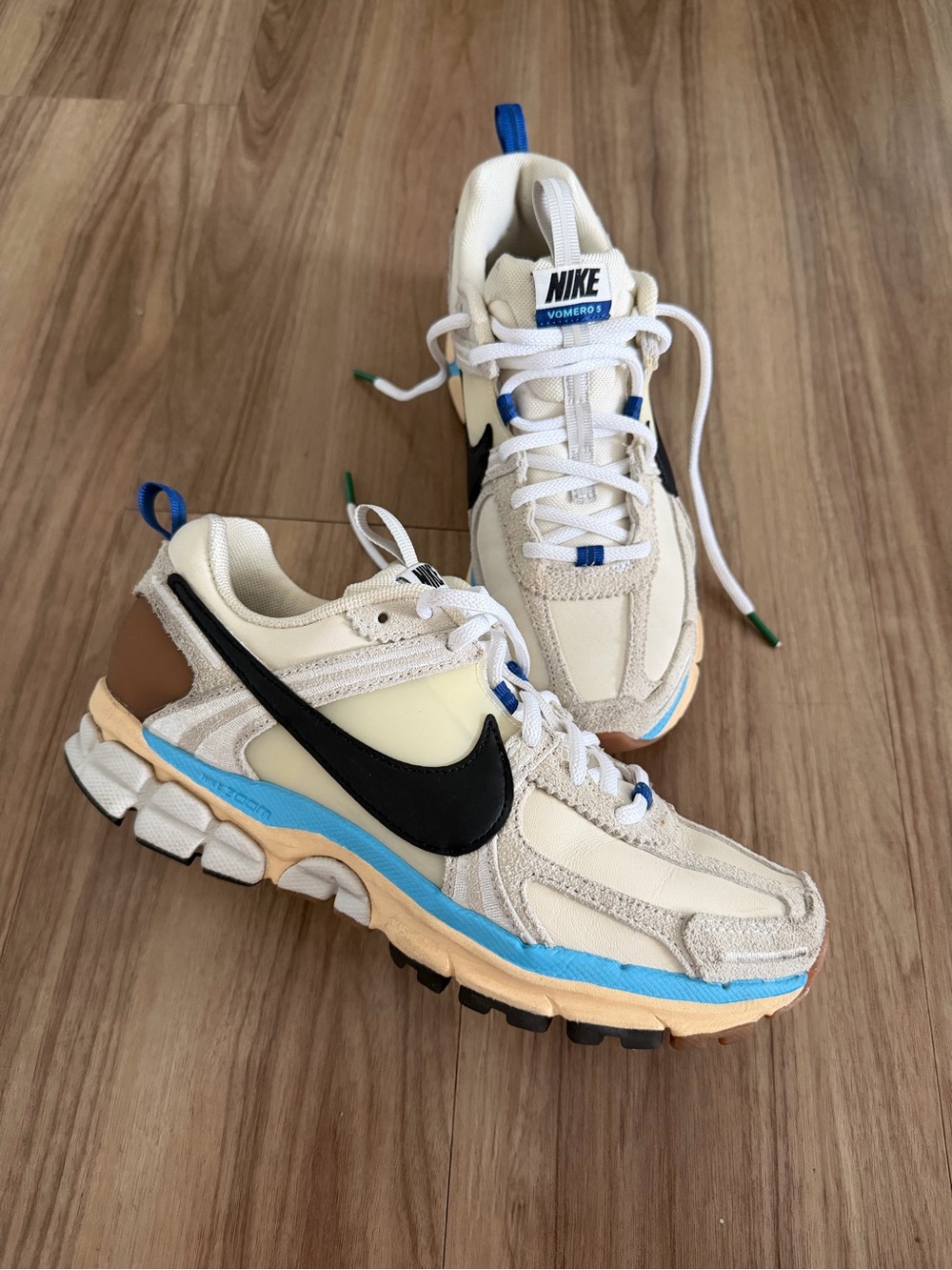 Women's Nike Zoom Vomero 5 Premium